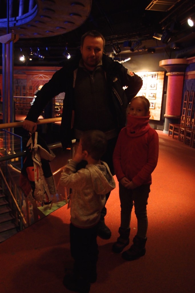 Czekamy w poczekalni na wizytę u św. Mikołaja