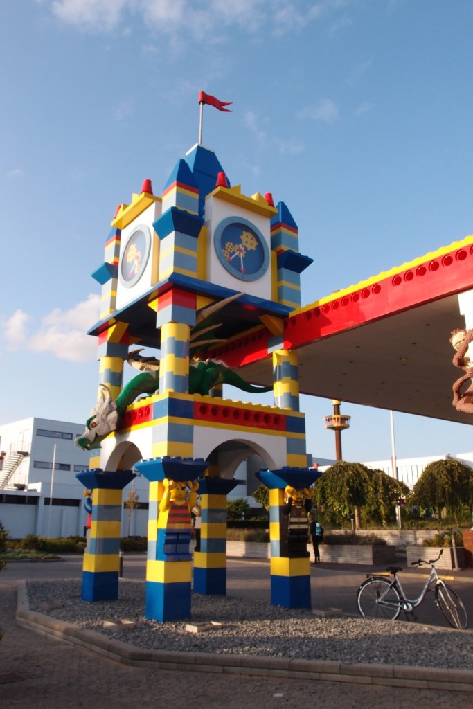 Wejście do hotelu Legoland